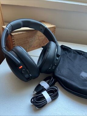 Skullcandy Wireless Over-Ear Headphones Crusher Evo in Black and Gray never used